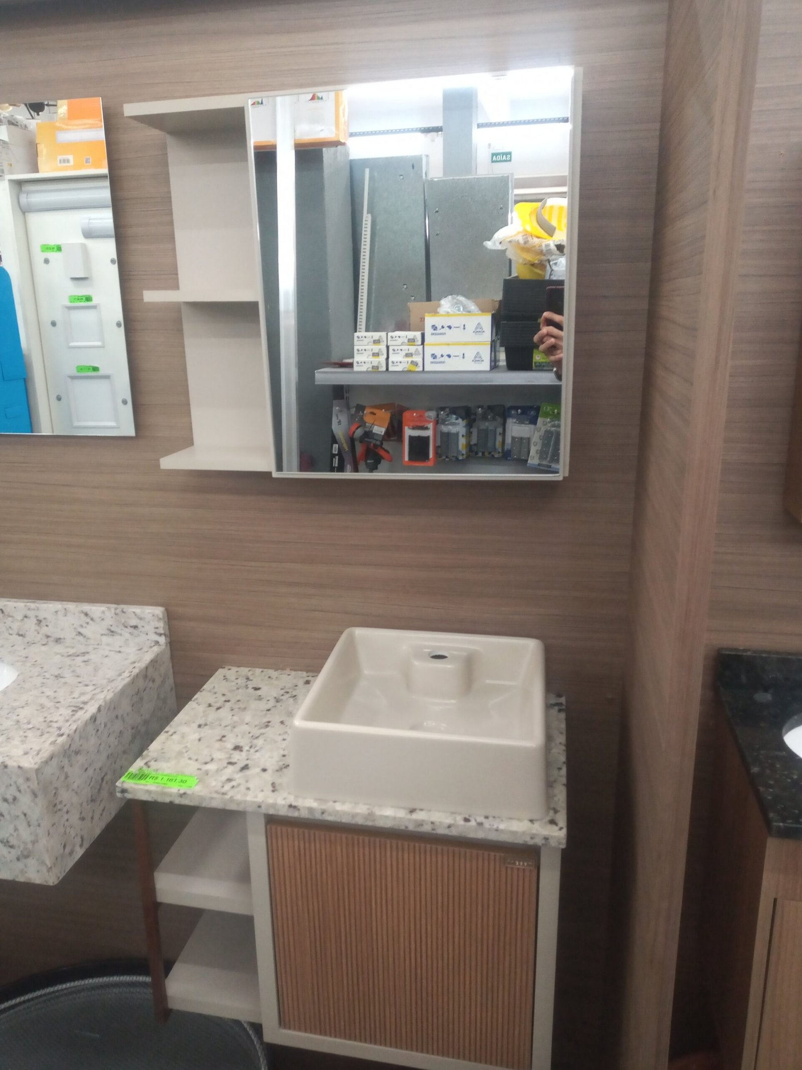 Gabinete Conjunto Tamisa 600 Suspenso Madeira Amarelo