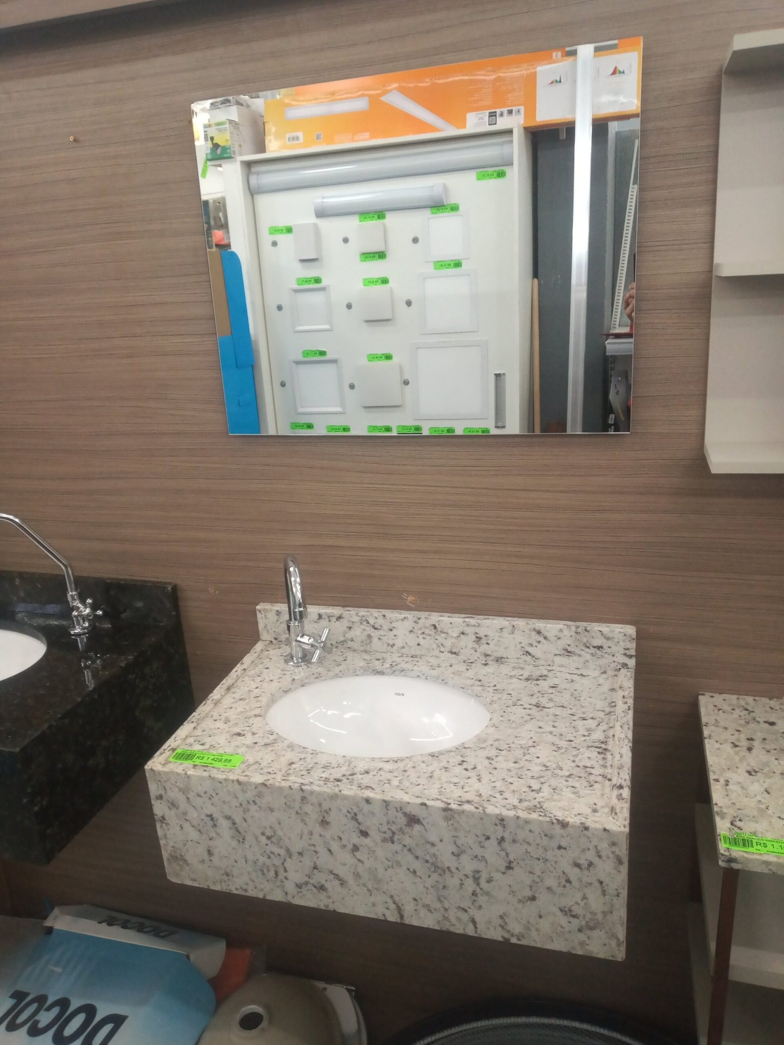 Gabinete Gaam Conjunto Iris com Cuba Embutida/Quadro