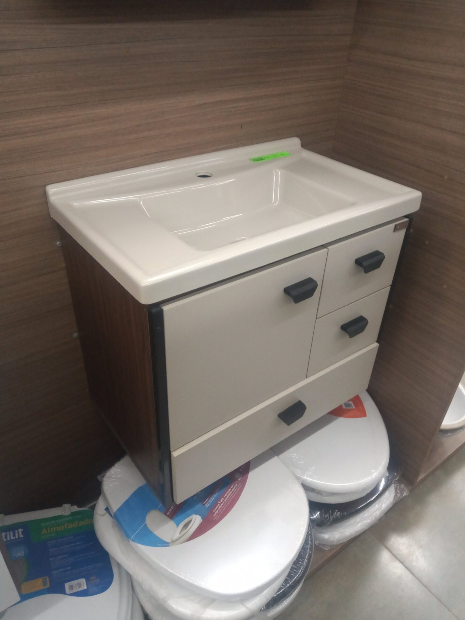 Gabinete Conjunto London 600 Suspenso Fendi Preto/Biscuit - Imagem 2