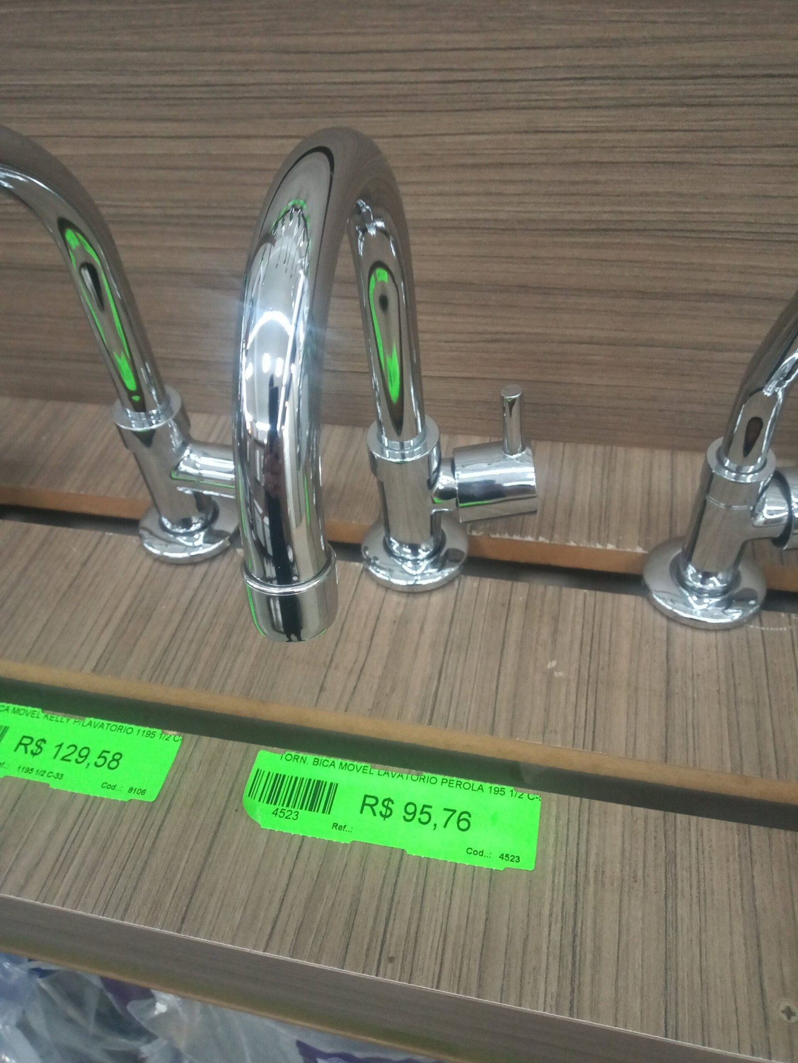 Torneira Bica Móvel Lavatório Pérola